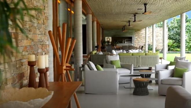 La finca posee una superficie de más de 10.000 metros cuadrados