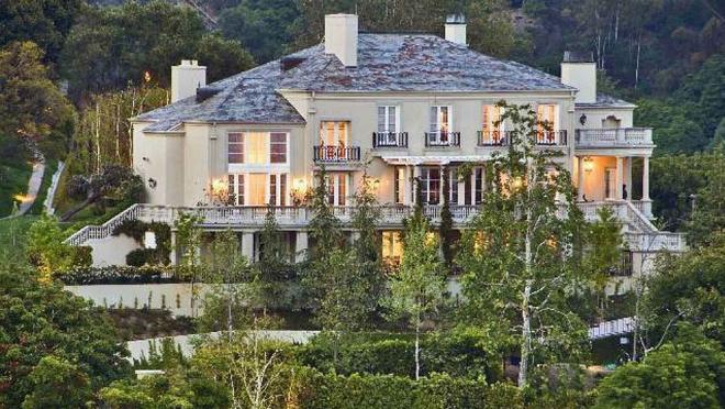 Imagen de la mansión de Bel Air que compró el empresario William Ding