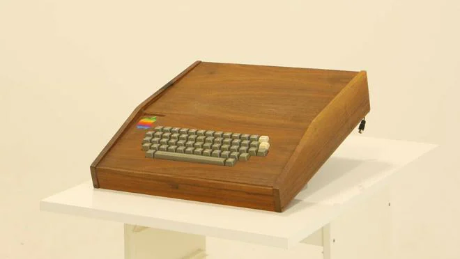 El ordenador viene con la caja de madera Byte Shop KOA original