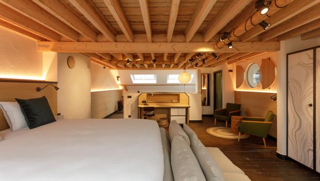 Las habitaciones cuentan con un pequeño salón y despacho