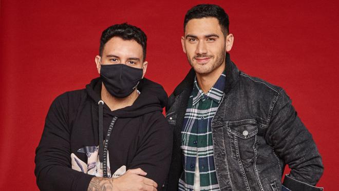 Alejandro Speitzer junto a su estilista, Víctor Blanco