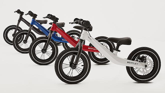 La bicicleta con un cuadro de aleación de magnesio está disponible en cuatro colores diferentes