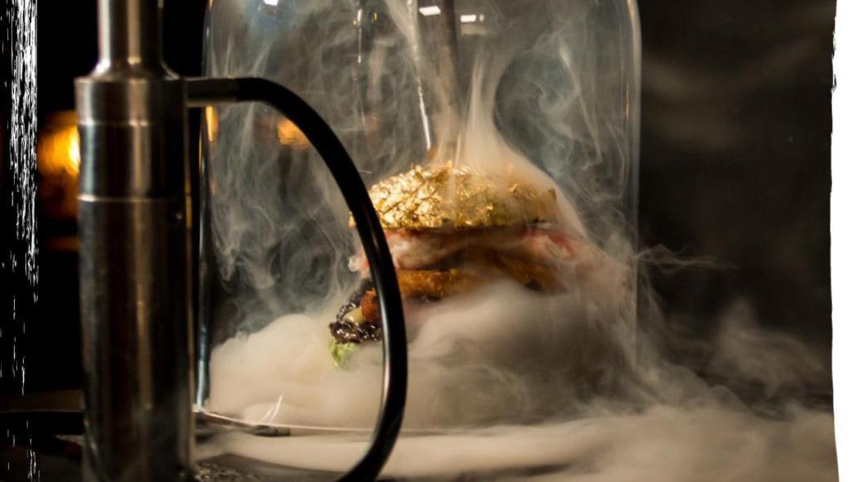 Así es la hamburguesa más cara del mundo que se sirve en un restaurante holandés