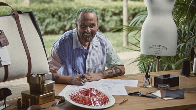 Juan Carlos Mesa, director creativo de Ángel Schlesser durante la colaboración con Cinco Jotas