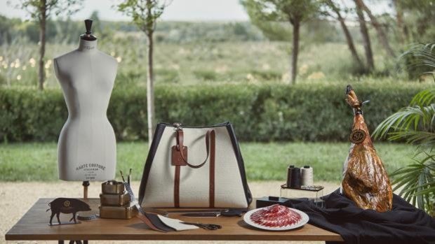 Cinco Jotas y Ángel Schlesser crean un bolso «que incita a viajar»