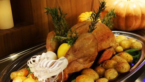 El pavo de Acción de Gracias de la propuesta de Dear Hotel