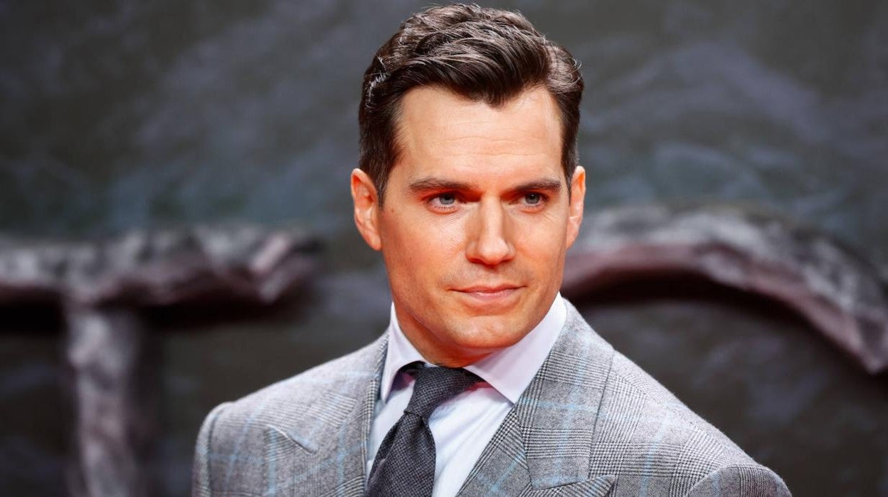 Tener el pelo más sano y fuerte como Henry Cavill es posible si sigues los consejos de los profesionales.