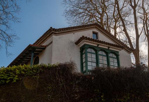 La propiedad se compone de tres villas y una capilla