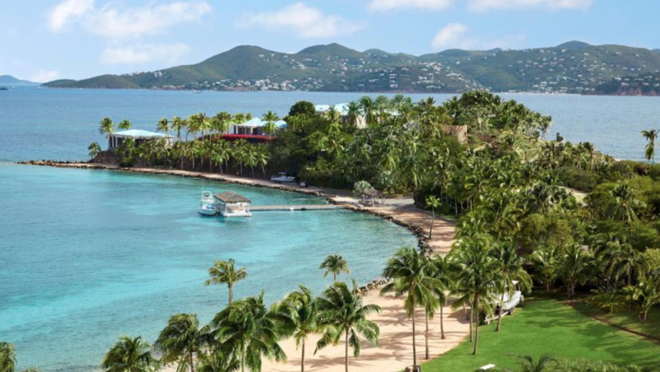 La isla pequeña cuenta con una vivienda principal y cuatro para huéspedes