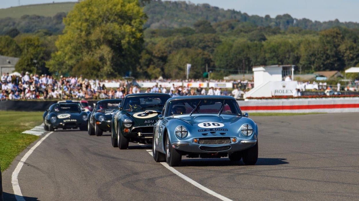 Coches en acción durante la celebración del RAC TT en 2019