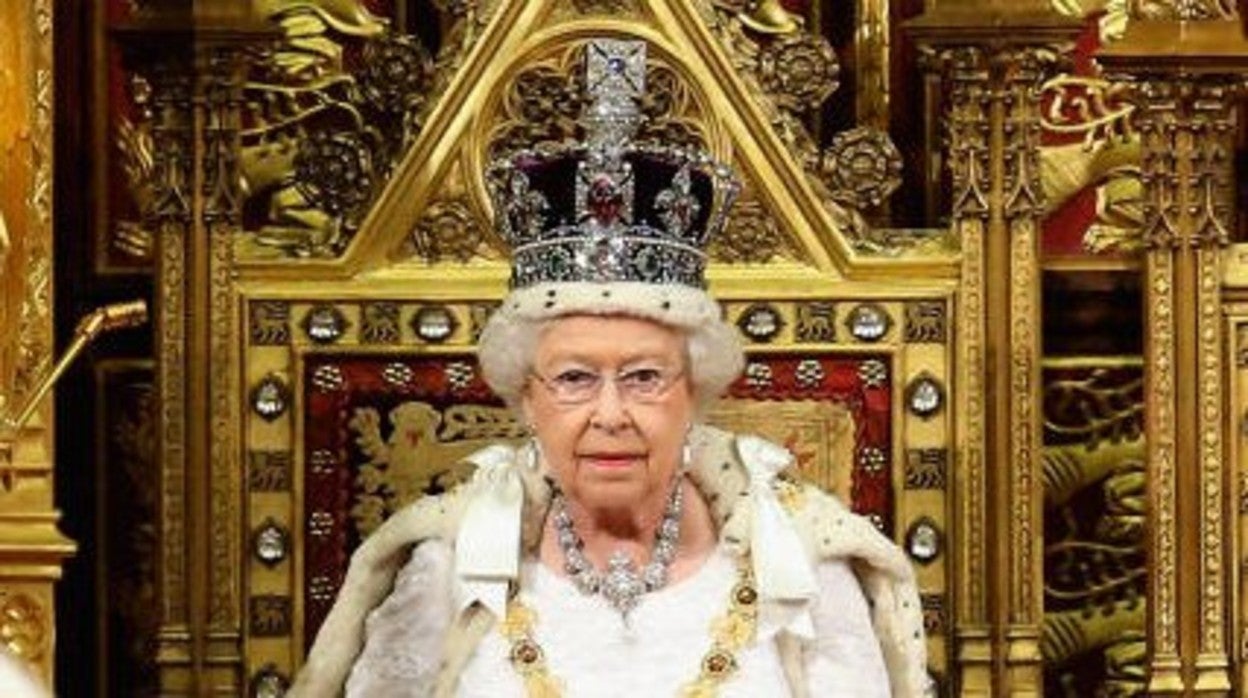 La corona de Isabel II está valorada en 4,5 millones de dólares.