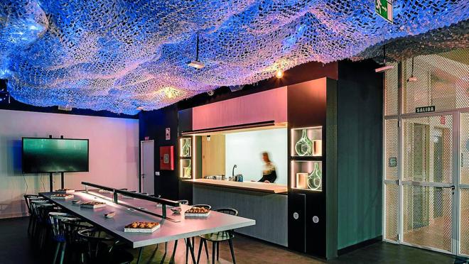 Cocina del 'coworking' de Aticco en María de Molina, Madrid