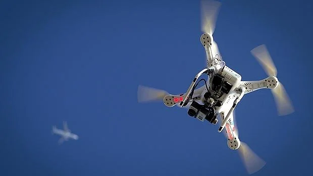 Detalle de un drone volando