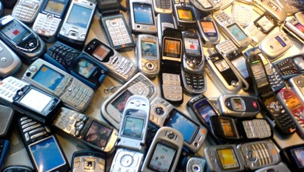 La moda del coleccionismo de móviles «retro»: teléfonos antiguos vendidos a precio de oro