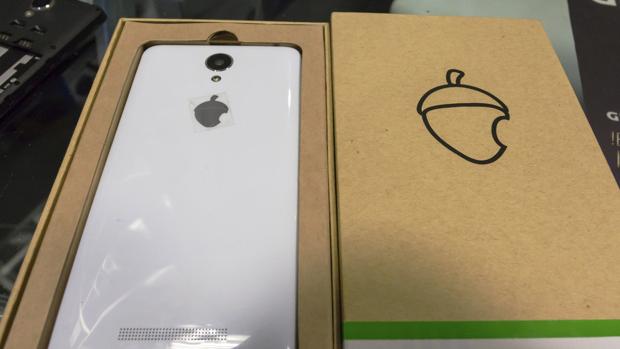 Las claves para entender el Bellotagate: el supuesto timo del «iPhone extremeño»