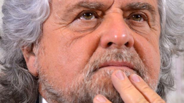 El Gobierno italiano acusa al movimiento de Grillo de crear «cyberfango»