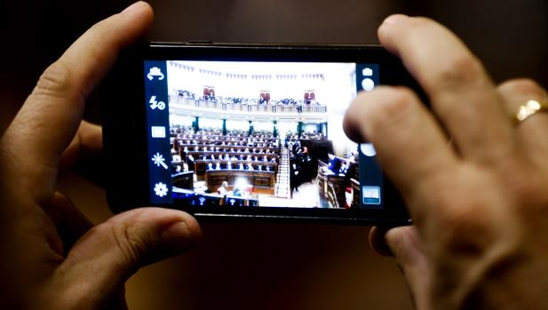 Los usuarios temen que los «hackers» ataquen sus «smartphones», redes sociales y datos bancarios