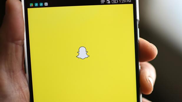 Lo has conseguido «Zuck»: Snapchat se da un batacazo