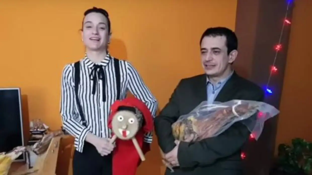 Silvia Charro y Simón Pérez en uno de sus vídeos