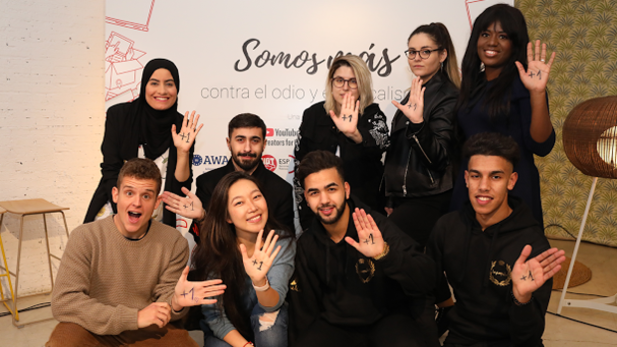 Ramia, La Familia TV, Yu, Miss Black Glamour, Yellow Mellow, Rayden, Andrea Compton y Arkano