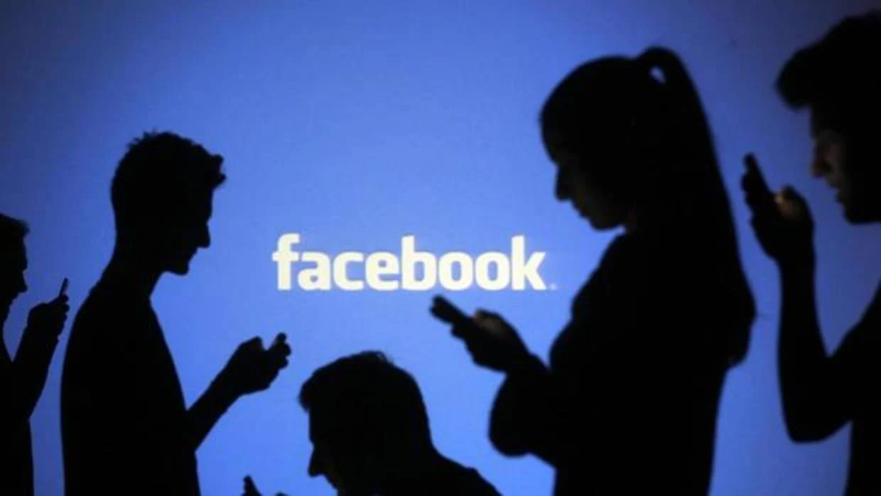 Freno al crecimiento de Facebook: por primera vez pierde número de usuarios y la gente lo usa menos