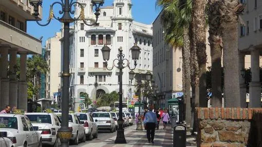 Una de las calles de Ceuta, la ciudad donde más se liga en Tinder