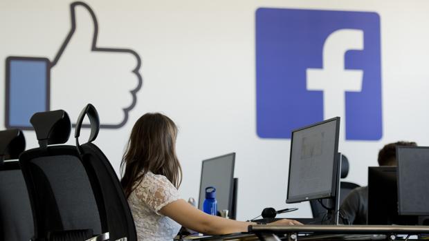 2.000 euros al mes y ayuda psicológica por revisar tus publicaciones en Facebook