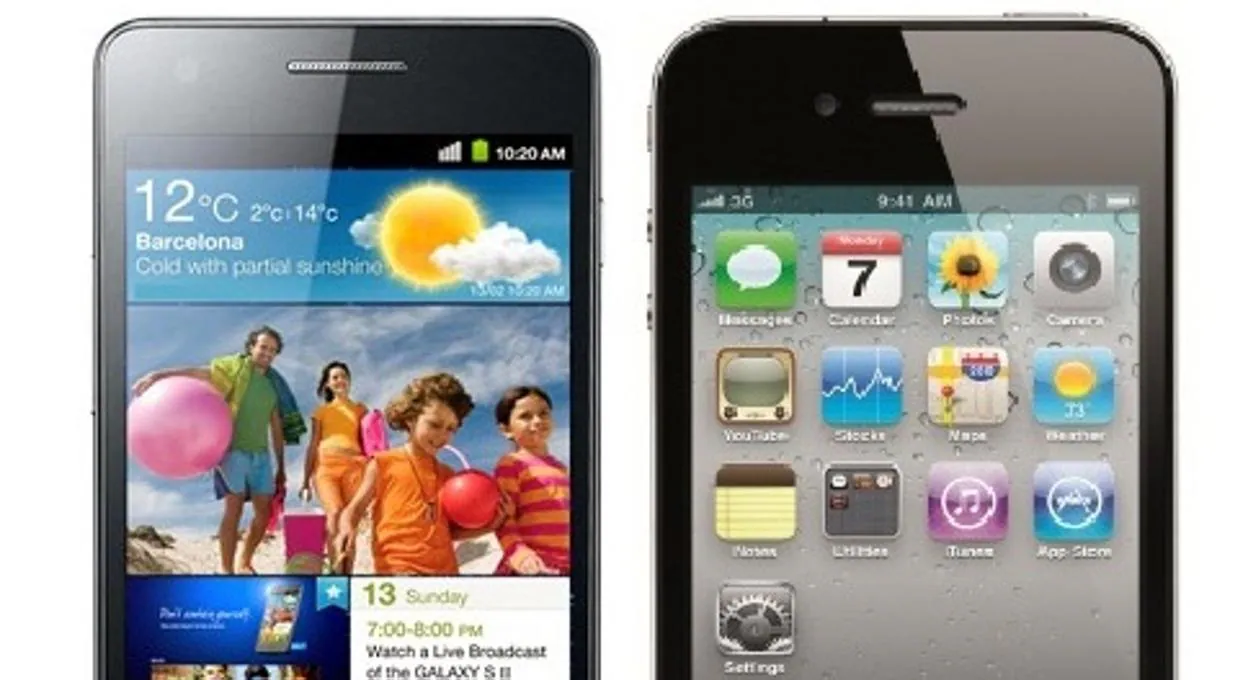 Detalle de un Galaxy SII frente a un iPhone 4