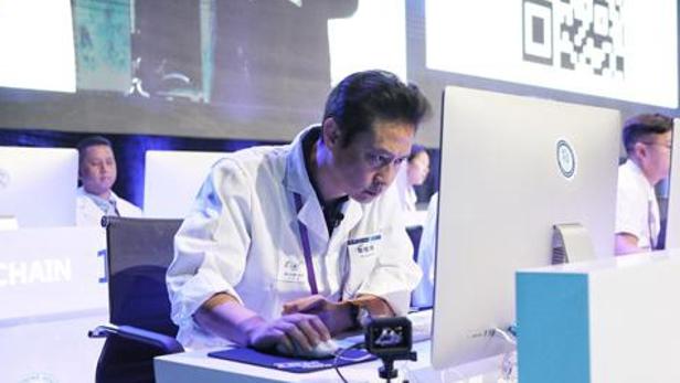 Un robot chino «vence» a 15 médicos a la hora de diagnosticar tumores cerebrales