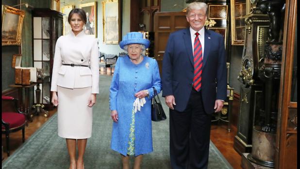 Desaire de la familia real británica a Trump