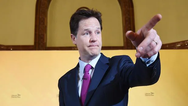 Facebook ficha a Nick Clegg, exviceprimer ministro británico