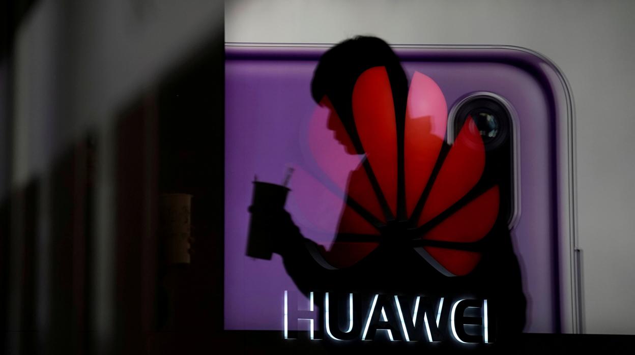 Huawei se defiende: recuerda que no se dedica a «hacer política» y asegura que su tecnología no está al servicio de ningún gobierno