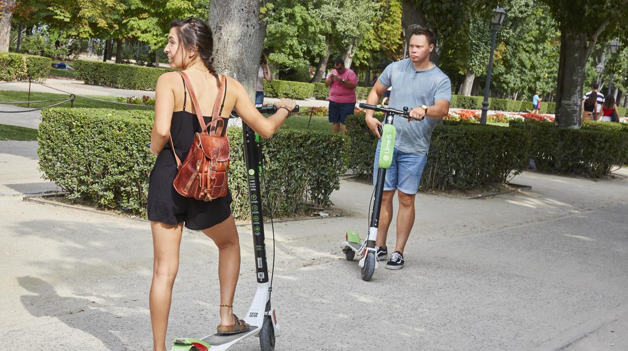 Patinetes eléctricos de alquiler por minutos de la empresa Lime