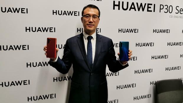 Kevin Ho (Huawei): «Si el consumidor quiere un teléfono nuevo este año tendrá que ser 4G»