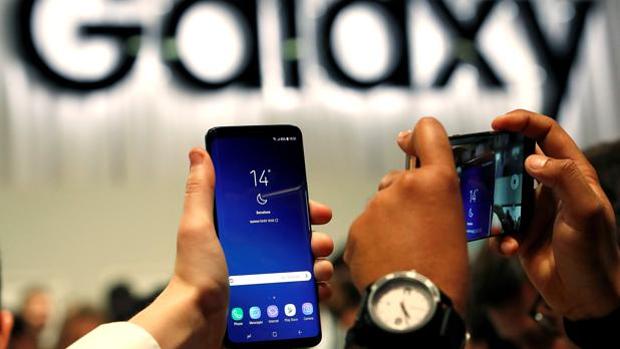 Demandan a Samsung en Australia por engañar sobre la impermeabilidad del Galaxy