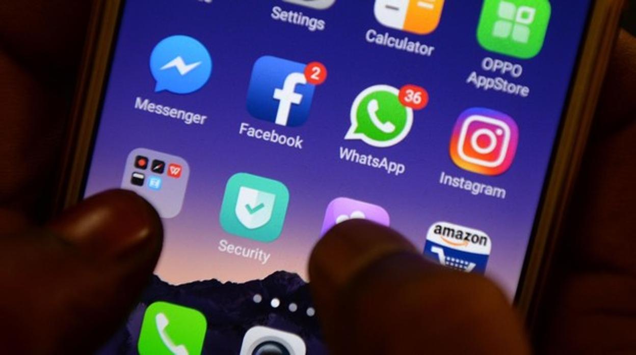 WhatsApp: la Guardia Civil alerta sobre el regreso del bulo del logo azul