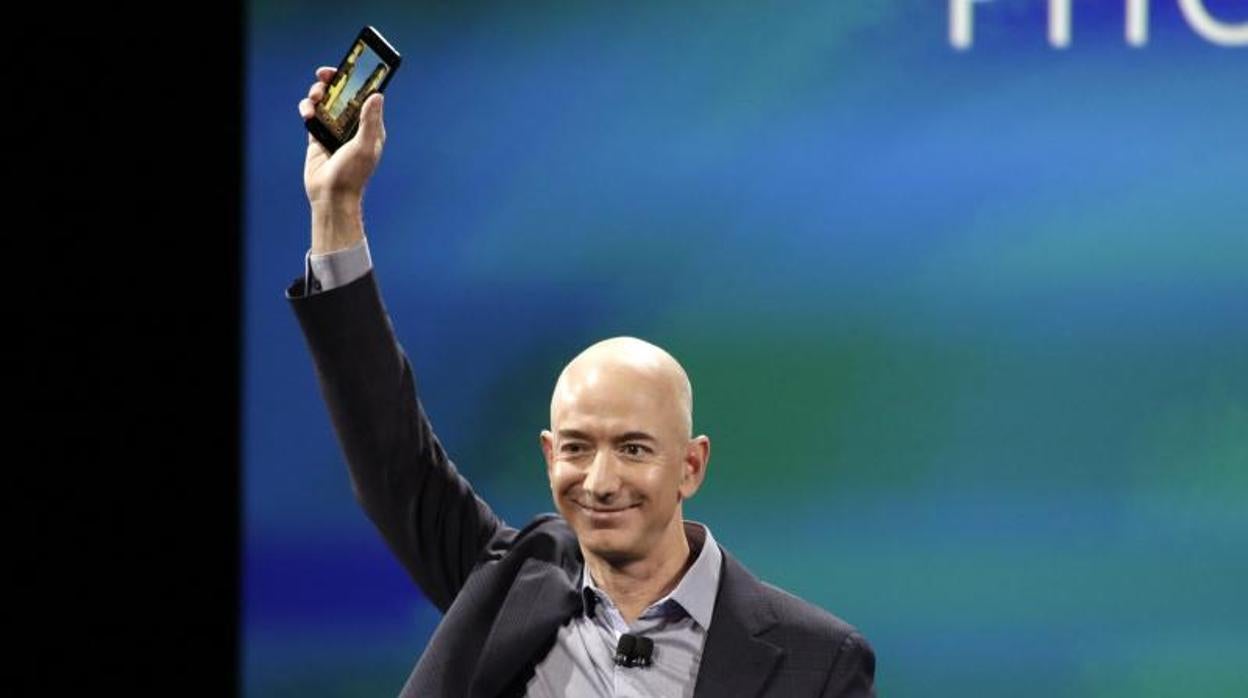 Cómo evitar que los cibercriminales te hackeen el «smartphone» como a Jeff Bezos