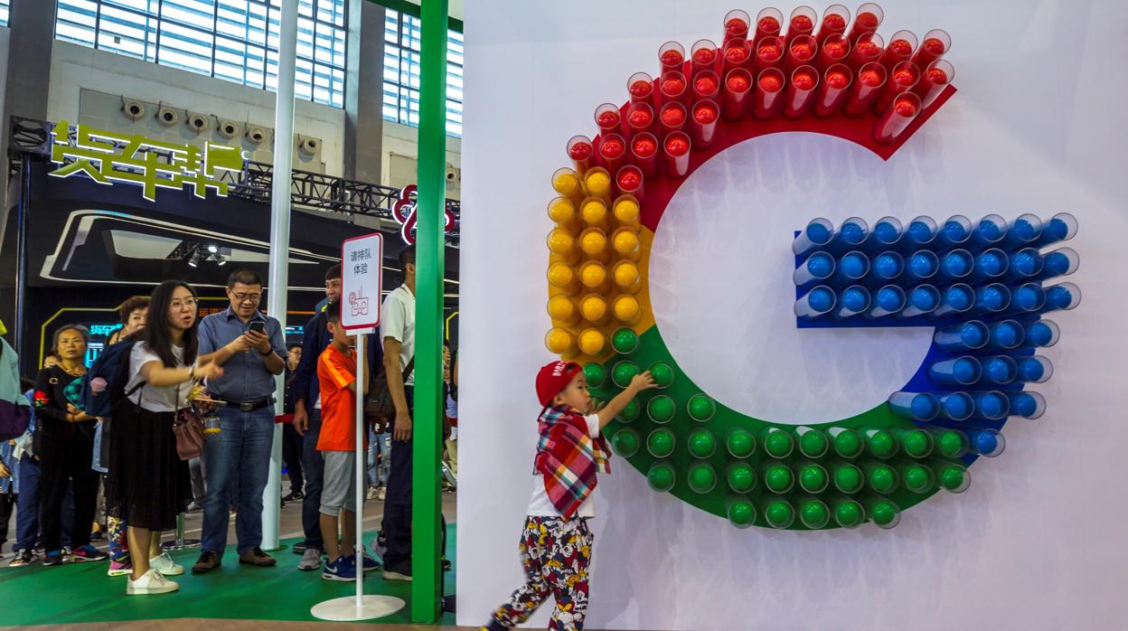 La alianza china para contraatacar a Google: ¿es posible dejar de depender de Android?