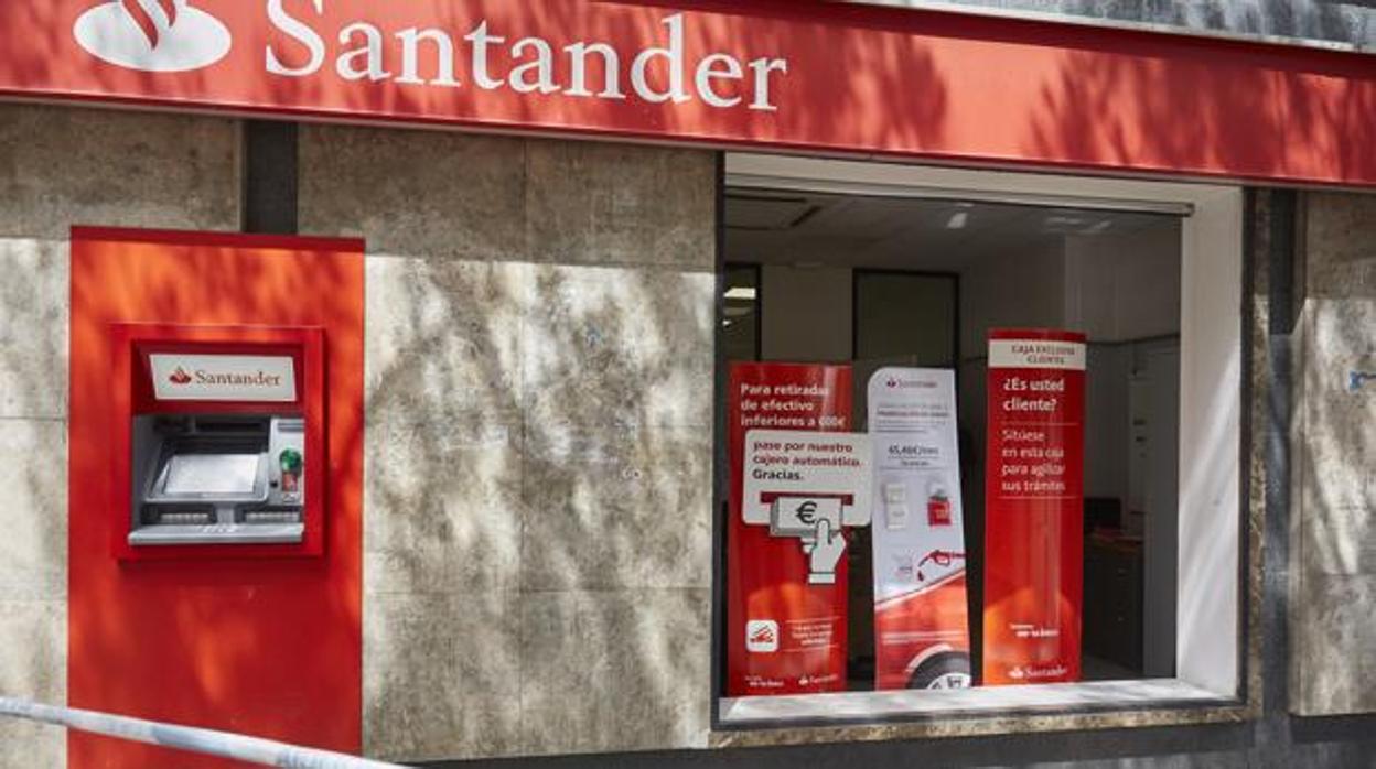 La Guardia Civil alerta sobre una estafa en la que los delincuentes suplantan al Banco Santander