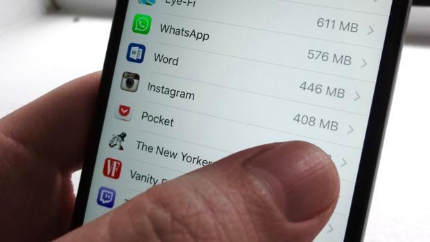 Cinco trucos sencillos para liberar espacio en tu «smartphone»