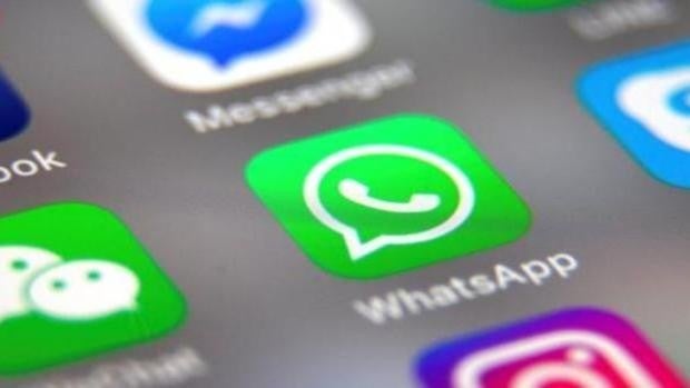 No, WhatsApp no ha cambiado tu configuración para que cualquiera pueda meterte en un grupo