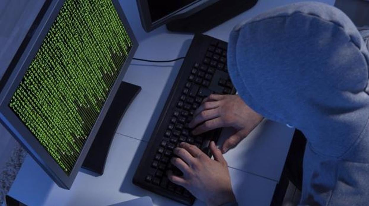 Desde suplantar bancos hasta sextorsión: los trucos más utilizados para &#039;hackear&#039; en España