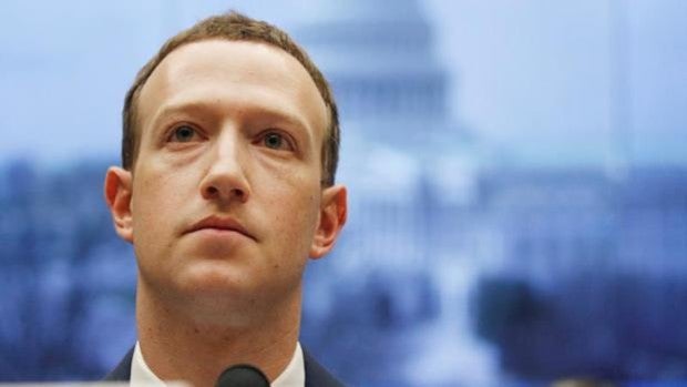 Facebook celebra la mayoría de edad despeñándose en bolsa: ¿qué pasa con la red social que lo cambió todo?