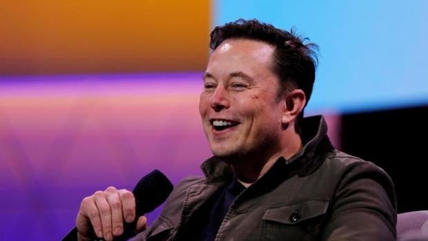 El padre de Twitter bendice la llegada de Elon Musk mientras Bezos trolea al nuevo dueño