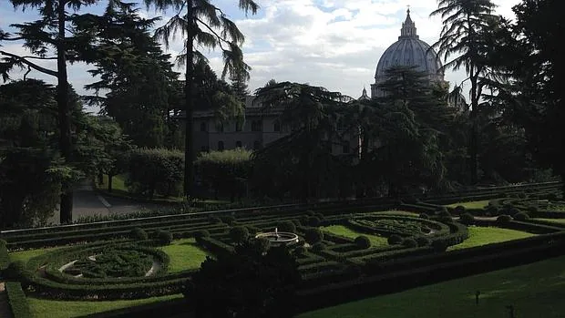 Los Jardines Vaticanos y la catedral de San Pedro