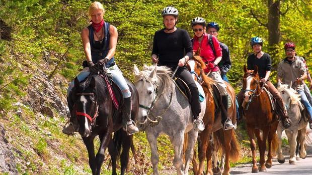 Turismo de aventura a lomos de un caballo para conocer Andalucía