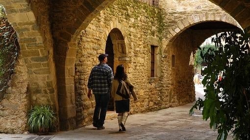 Monells, el pueblo medieval de «Ocho apellidos catalanes»