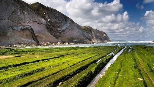 Vista del Flysch de Zumai, en el Geoparque de la Costa Vasca