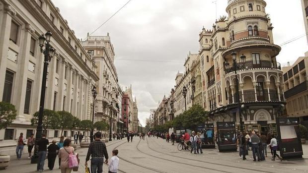 La Avenida de la Constitución, una arteria peatonal en pleno centro histórico