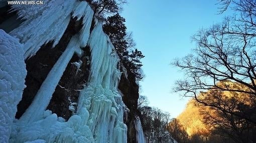 El fascinante espectáculo de la cascada de Guanmen Mountain